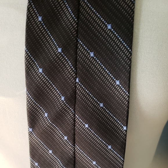 100% Silk Van Heusen Men's Neck Tie blue/blk/gray - Picture 2 of 5